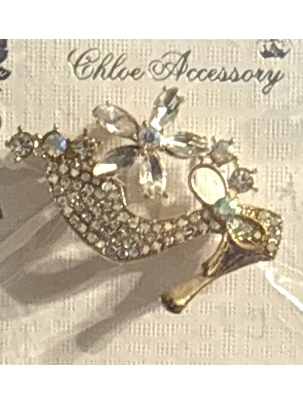 Chloe Accessory Gold-Tone Rhinestone High Heel Brooch Floral Design Elegant NIP